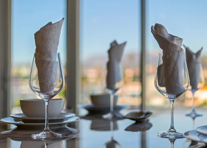 One Lux Stay Hollywood View La Suites