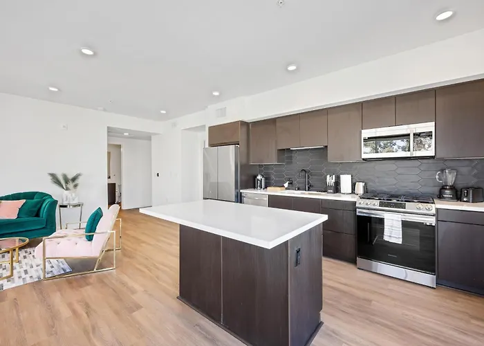 One Lux Stay Hollywood View La Suites
